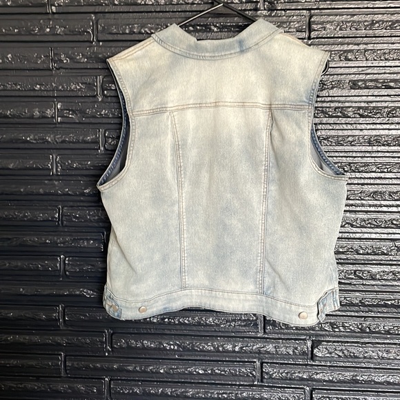 Tribal Jean - Lightweight and roomy jean jacket.  NWOT - Picture 7 of 9
